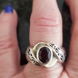 Elegant Garnet And Sterling Silver Ring. Size 7